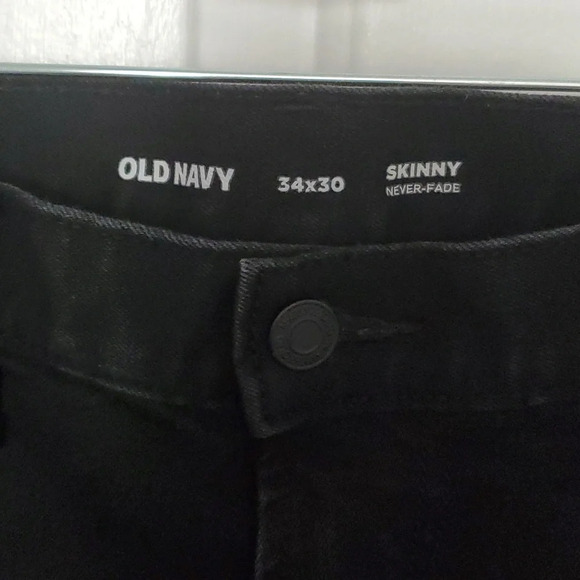 Old Navy Skinny Black Never Fade Jeans - Picture 2 of 7